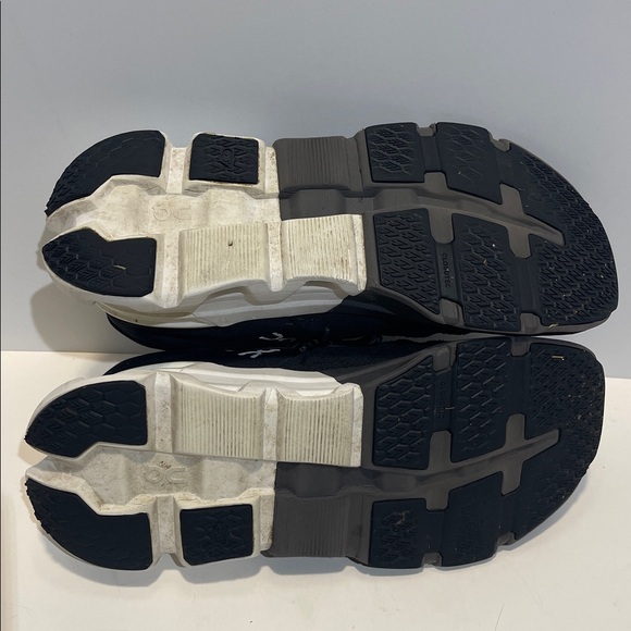 On Running Cloudflyer 5 Men’s Size 11 Black White Running Comfort Sneakers - Picture 10 of 12